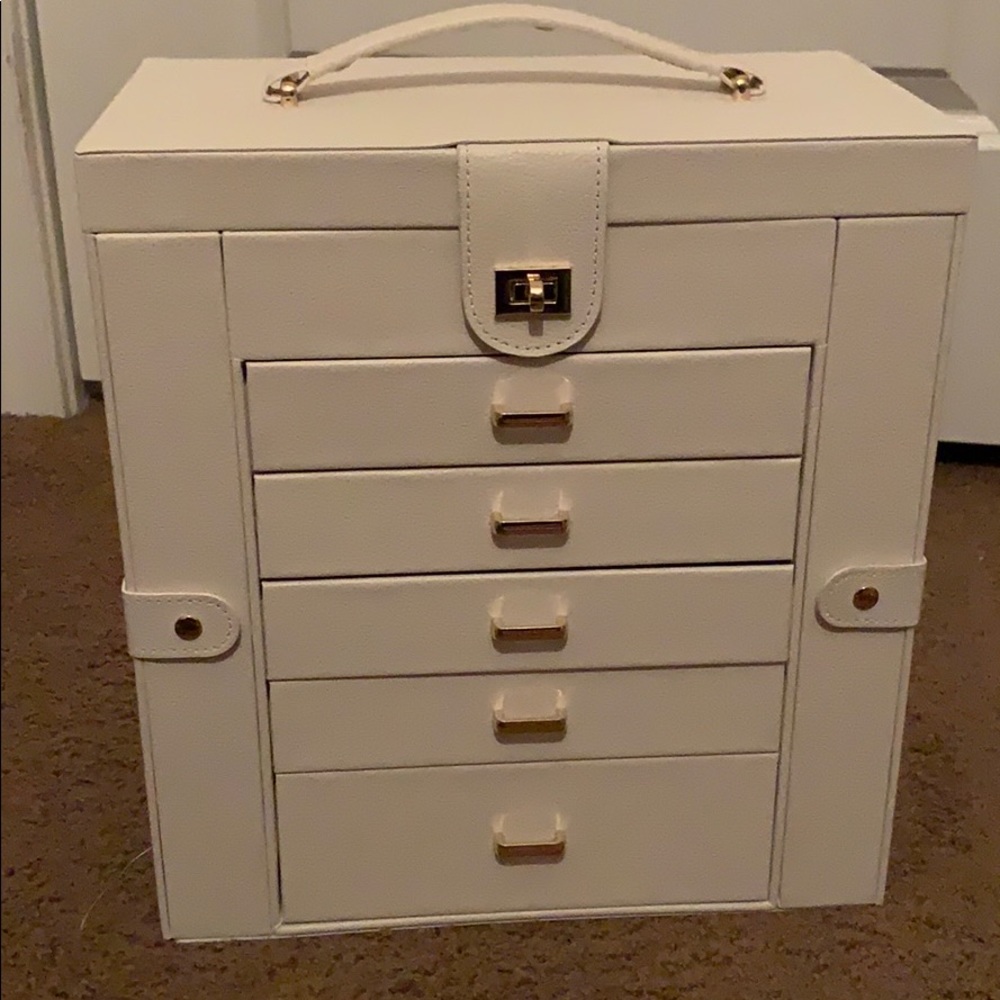 jewelry holder - never used